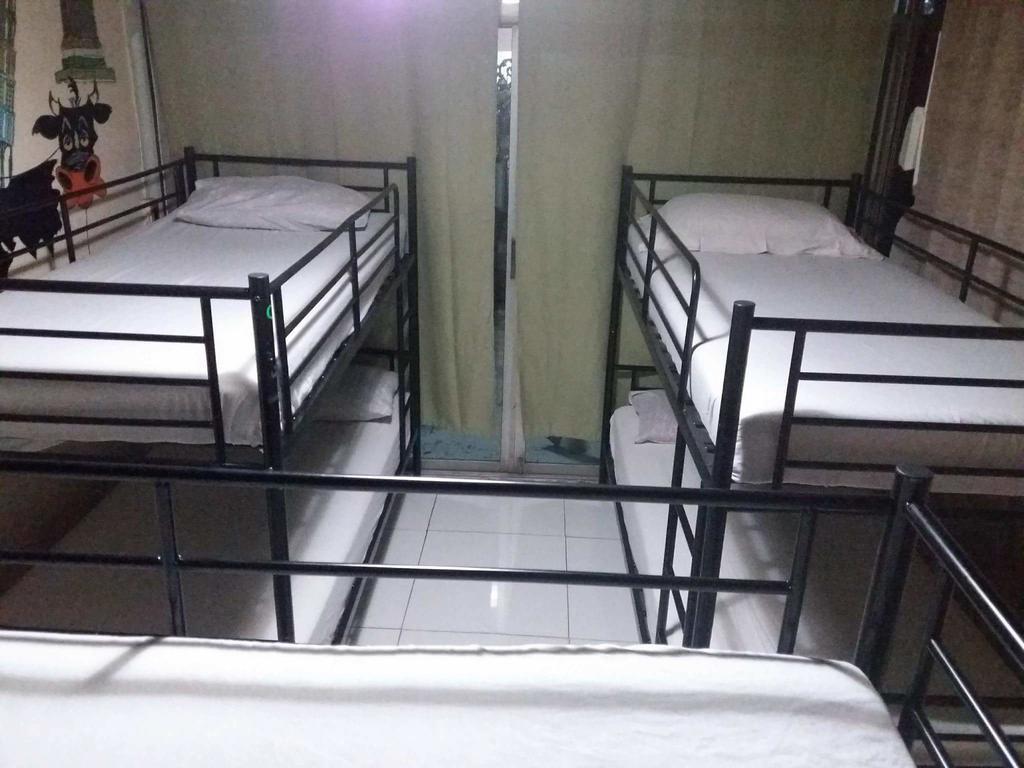 Mad Cow Hostel Bangkok Extérieur photo