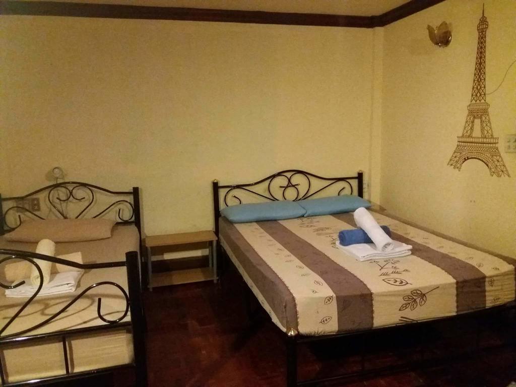 Mad Cow Hostel Bangkok Extérieur photo