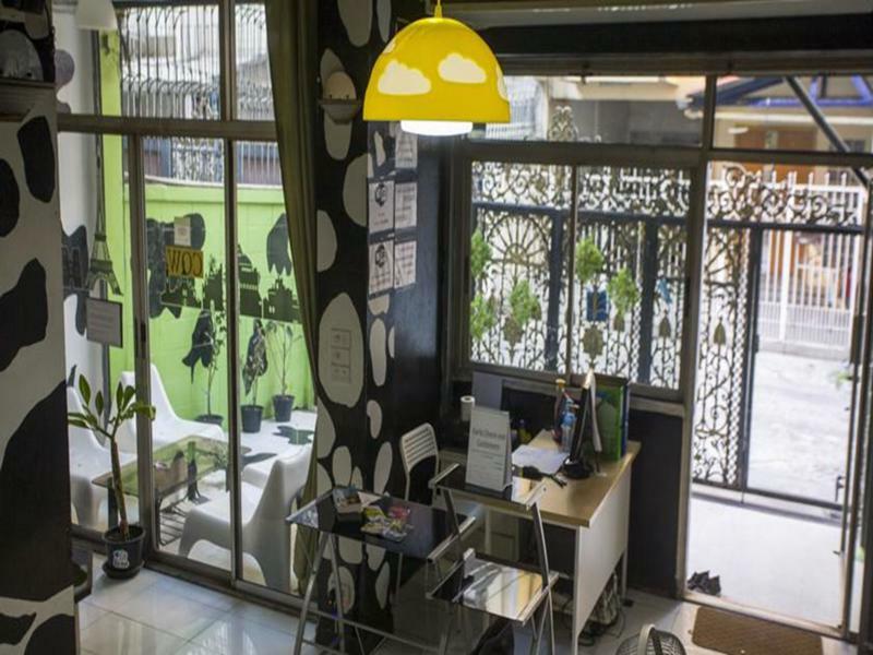 Mad Cow Hostel Bangkok Extérieur photo