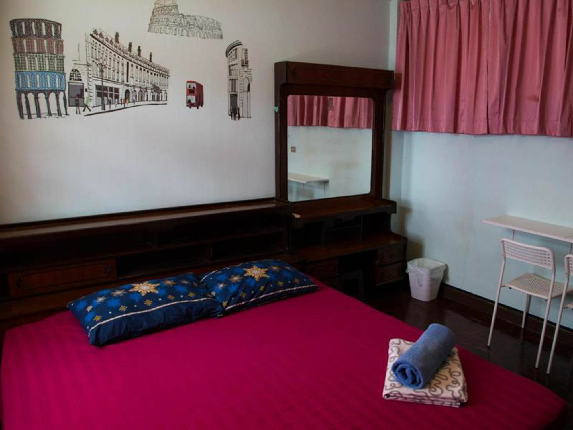 Mad Cow Hostel Bangkok Extérieur photo