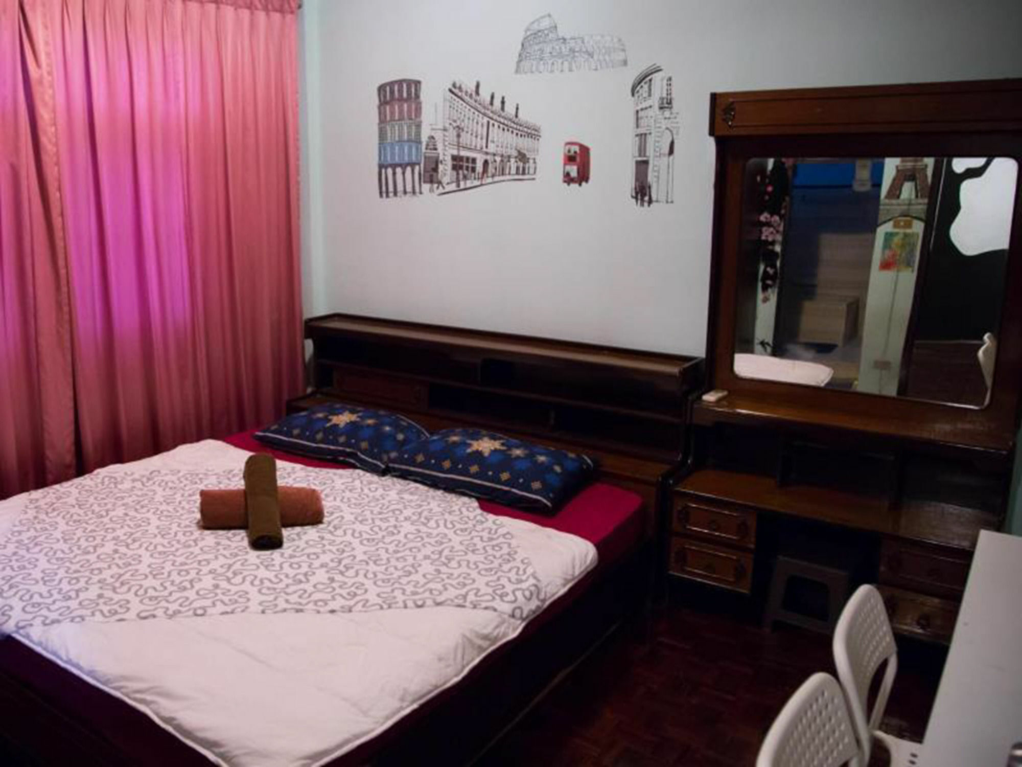 Mad Cow Hostel Bangkok Extérieur photo