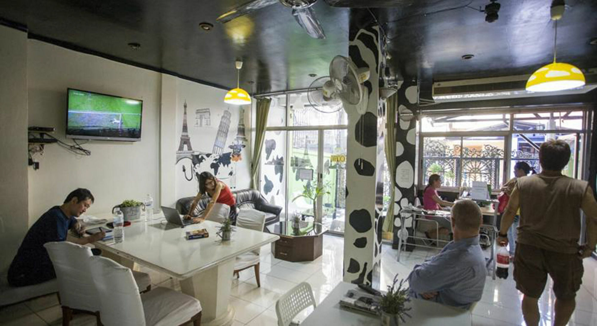 Mad Cow Hostel Bangkok Extérieur photo